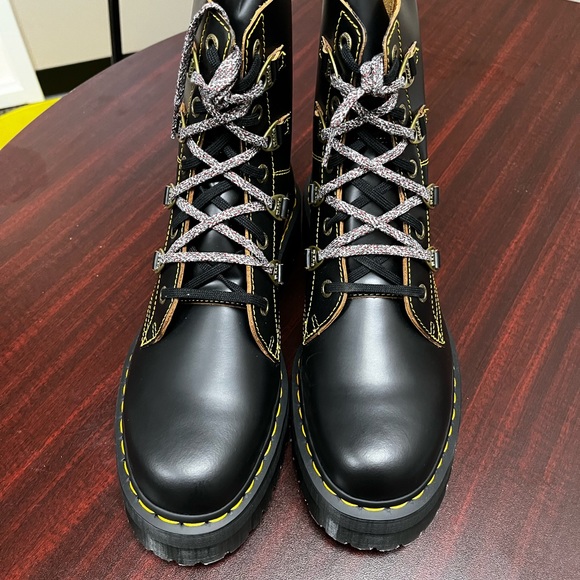 NWT. Doc Martens. Men size 12 boots. Authentic. - Picture 2 of 6